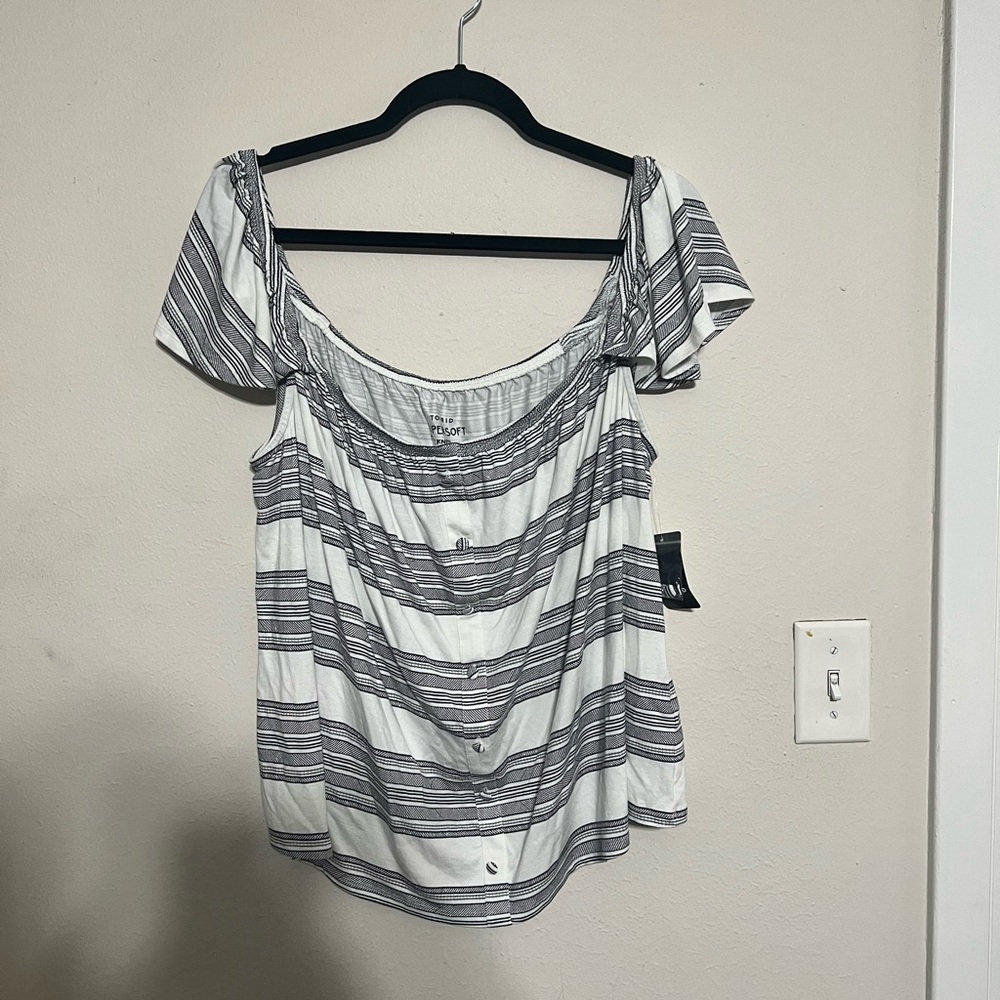 Torrid off shoulder top NWT